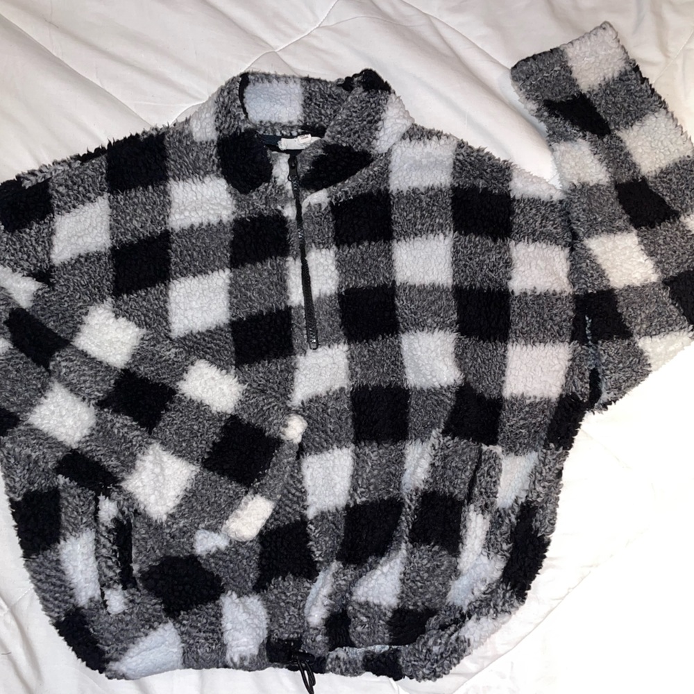 Pink Rose Buffalo plaid, half zip, pullover fleece with drawstring waist. Medium